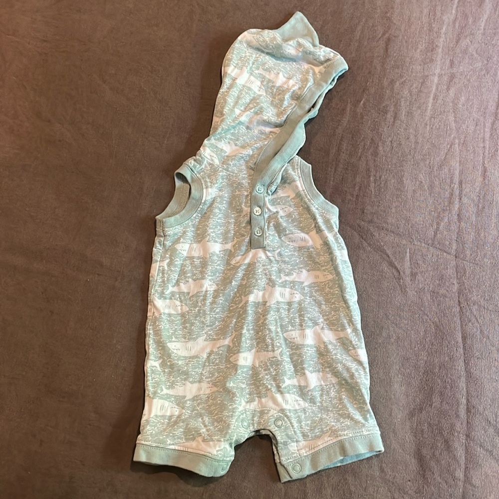 Carters shark shortie